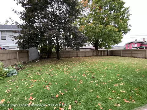 Exterior - 408 Exchange St, Owosso, MI 48867 photo 6 of 10