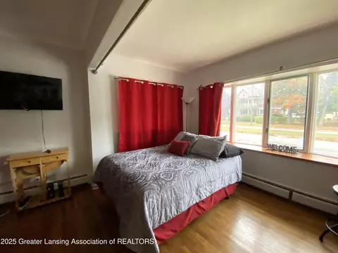 Bedroom - 408 Exchange St, Owosso, MI 48867 photo 9 of 12