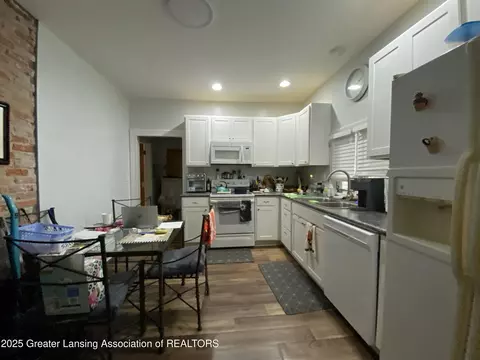 Kitchen - 408 Exchange St, Owosso, MI 48867 photo 1 of 7