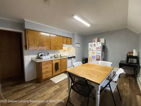 Kitchen - 408 Exchange St, Owosso, MI 48867 photo 4 of 7