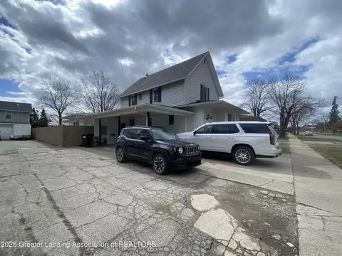 Exterior - 408 Exchange St, Owosso, MI 48867 photo 3 of 10