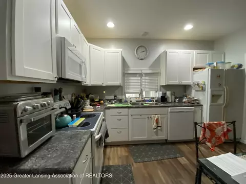 Kitchen - 408 Exchange St, Owosso, MI 48867 photo 2 of 7