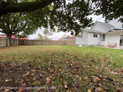 Exterior - 408 Exchange St, Owosso, MI 48867 photo 9 of 10