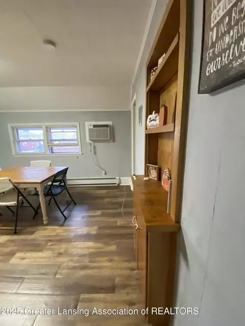 Dining - 408 Exchange St, Owosso, MI 48867 photo 1 of 1
