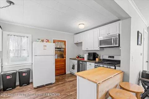 2434 Forest Rd, Lansing, MI 48910 photo 6