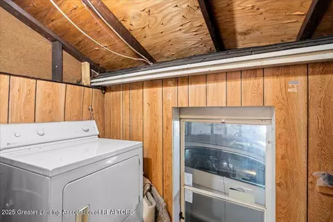 2434 Forest Rd, Lansing, MI 48910 photo 9