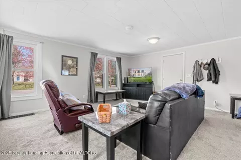 2434 Forest Rd, Lansing, MI 48910 photo 5
