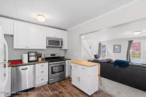 2434 Forest Rd, Lansing, MI 48910 photo 8
