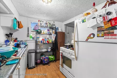 525 W 2nd St, Charlotte, MI 48813 photo 3