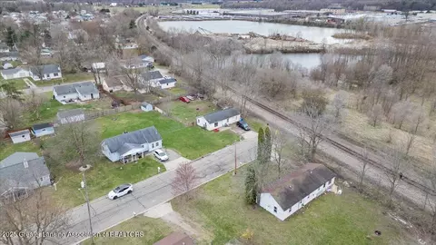525 W 2nd St, Charlotte, MI 48813 photo 11
