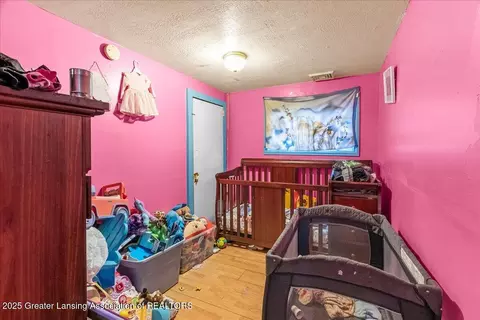 525 W 2nd St, Charlotte, MI 48813 photo 4