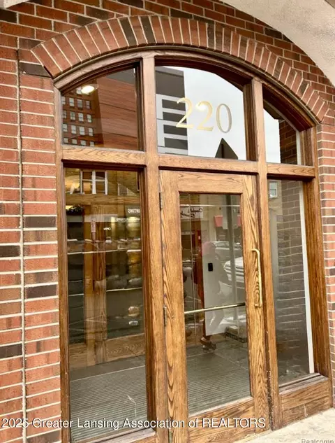 220 Mac Ave #212, East Lansing, MI 48823