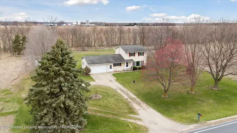 6394 W Colony Rd, Saint Johns, MI 48879