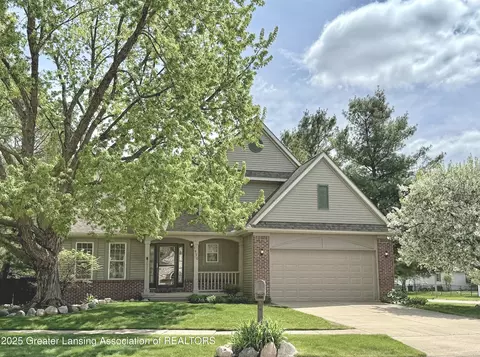 1970 Hollowbrook Dr, Holt, MI 48842