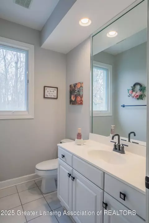 Bath - 2002 Birch Bluff Dr, Okemos, MI 48864 photo 1 of 8