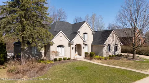 View/Area - 2002 Birch Bluff Dr, Okemos, MI 48864 photo 1 of 8