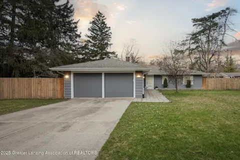 1421 Gilcrest Ave, East Lansing, MI 48823