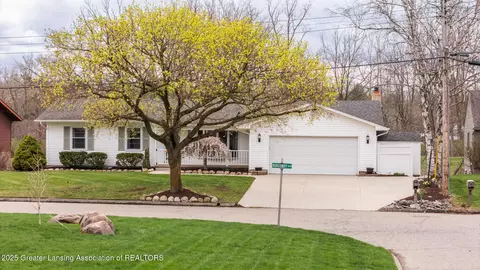 10082 Burgundy Blvd, Dimondale, MI 48821