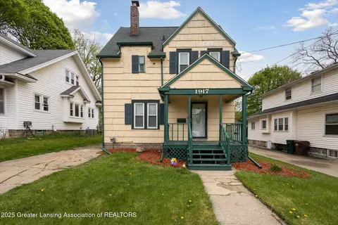 1917 Roberts Ln, Lansing, MI 48910