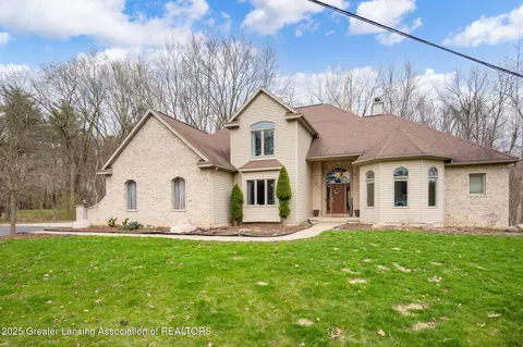 4979 Paw Trl, Lansing, MI 48911