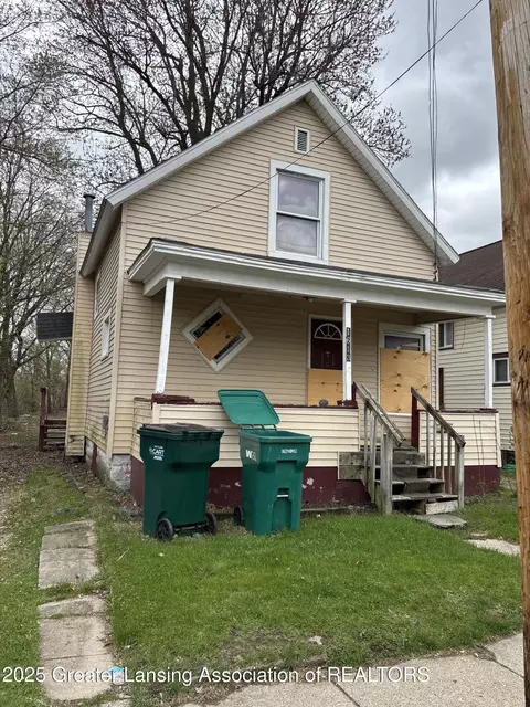 1613 Martin St, Lansing, MI 48910
