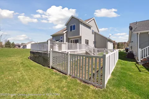 Exterior - 14178 Mulholland Dr, Bath, MI 48808 photo 2 of 10