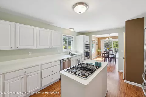 Kitchen - 14178 Mulholland Dr, Bath, MI 48808 photo 3 of 3