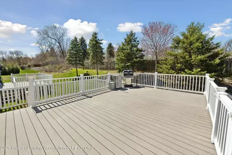 Exterior - 14178 Mulholland Dr, Bath, MI 48808 photo 5 of 10