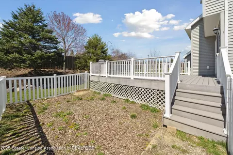 Exterior - 14178 Mulholland Dr, Bath, MI 48808 photo 7 of 10