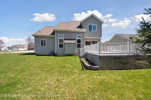 Exterior - 14178 Mulholland Dr, Bath, MI 48808 photo 3 of 10