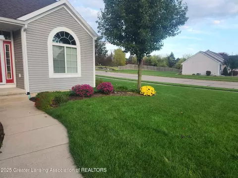 Exterior - 14178 Mulholland Dr, Bath, MI 48808 photo 10 of 10