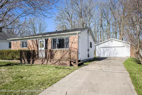 6244 Yunker St, Lansing, MI 48911