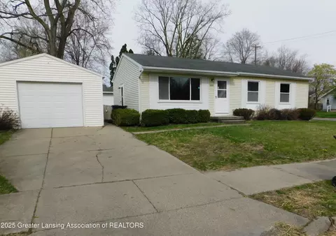 5700 Pheasant Ave, Lansing, MI 48911