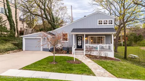 303 Chesterfield Pkwy, East Lansing, MI 48823