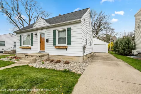 1308 Pulaski St, Lansing, MI 48910