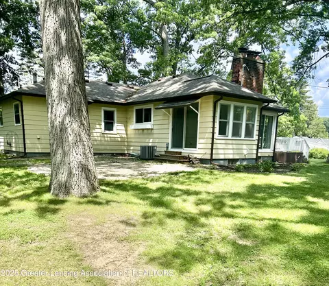 629 Swains Lake Dr, Concord, MI 49237
