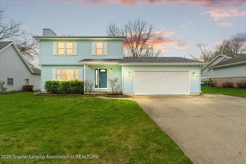 1041 Gretchen Ln, Grand Ledge, MI 48837