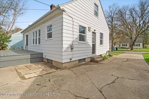 Exterior - 907 Hamilton Ave, Lansing, MI 48910 photo 8 of 10