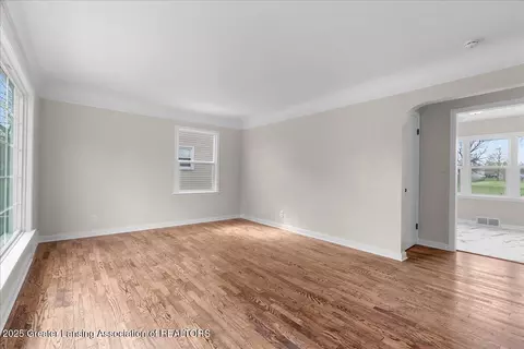 Living - 907 Hamilton Ave, Lansing, MI 48910 photo 1 of 2