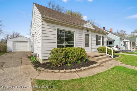 907 Hamilton Ave, Lansing, MI 48910