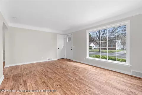 Living - 907 Hamilton Ave, Lansing, MI 48910 photo 2 of 2