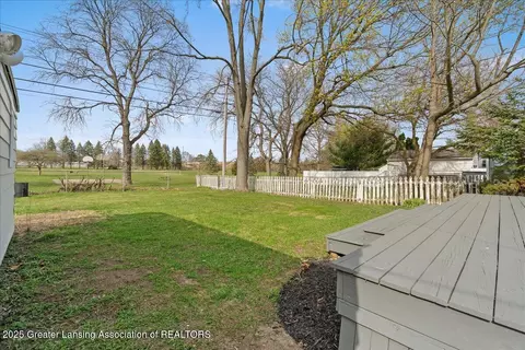 Exterior - 907 Hamilton Ave, Lansing, MI 48910 photo 7 of 10