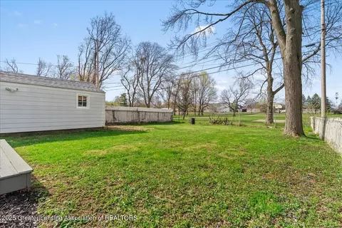 Exterior - 907 Hamilton Ave, Lansing, MI 48910 photo 4 of 10