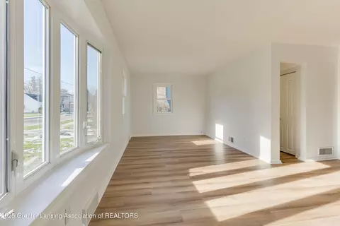 Living - 535 E Middle St, Williamston, MI 48895 photo 2 of 4
