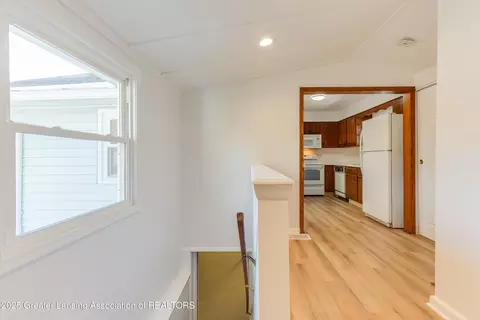 Entry Way - 535 E Middle St, Williamston, MI 48895 photo 5 of 6