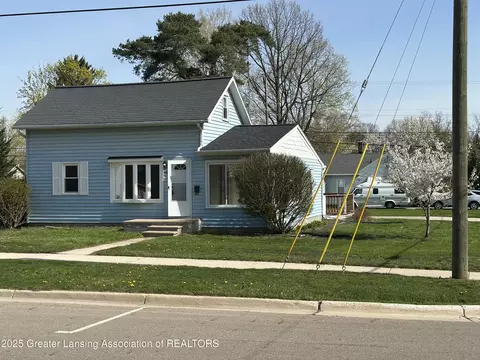 Exterior - 535 E Middle St, Williamston, MI 48895 photo 4 of 5