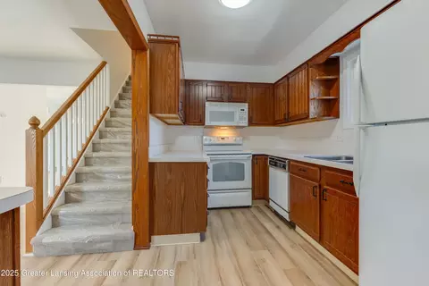 Entry Way - 535 E Middle St, Williamston, MI 48895 photo 3 of 6