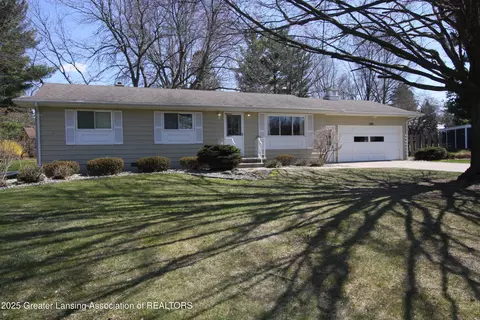 1391 Primrose Ln, Dewitt, MI 48820