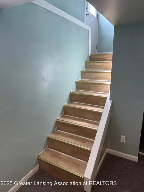 Entry Way - 1029 Cooper Ave, Lansing, MI 48910 photo 3 of 3