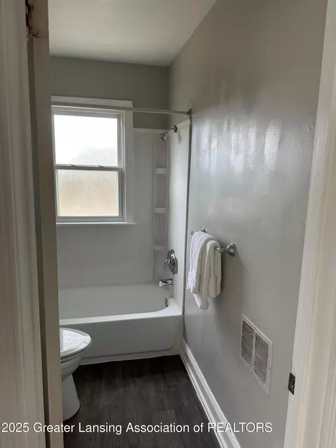 Bath - 1029 Cooper Ave, Lansing, MI 48910 photo 2 of 2